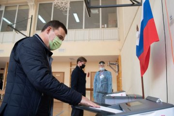 Евгений Куйвашев проголосовал на выборах депутатов Госдумы России и Заксобрания Свердловской области 