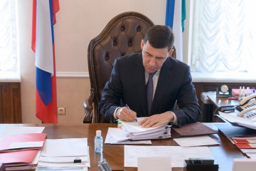 Евгений Куйвашев инициировал включение учителей и врачей в список льготников при газификации жилья