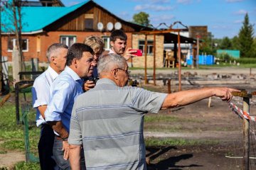Евгений Куйвашев проверил, как выполняются его поручения по восстановлению Шайдурихи и поддержке погорельцев