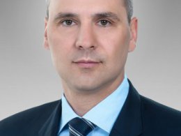 Денис Паслер поздравил уральцев с Днем образования Свердловской области