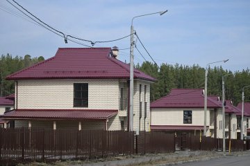 Новое жилье получат 44 сельских специалиста по решению Дениса Паслера