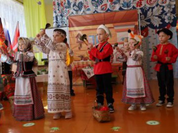 Дети Мельпомены, или Как сцена помогает Чернорицким малышам расти и развиваться