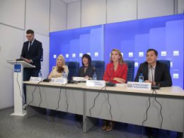 Новые меры поддержки для свердловских семей обсудят на Уральском форуме женщин
