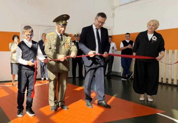 Обновленный зал Киргинской школы торжественно открыт
