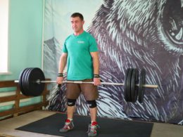 Строгий на помосте, добрый для ребят